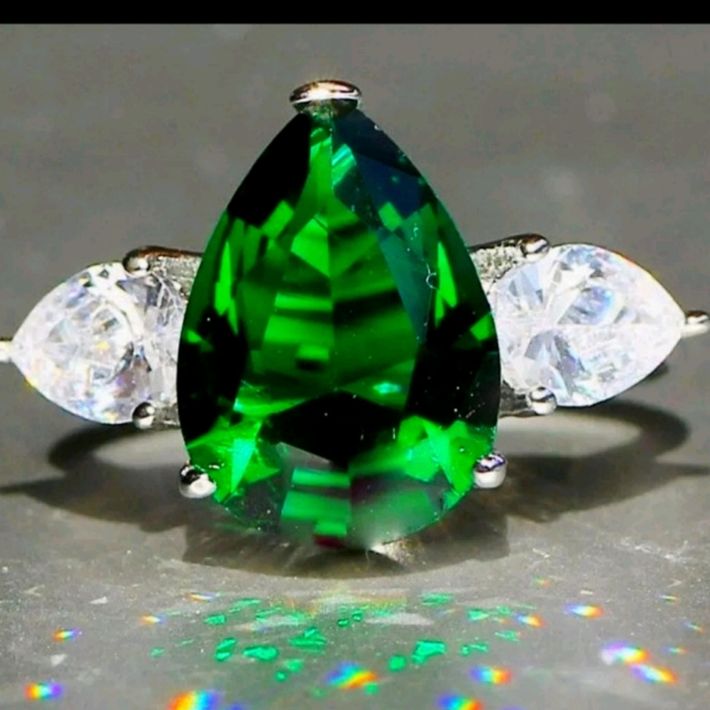 GREEN EMERALD RING 6,7,8,9,10